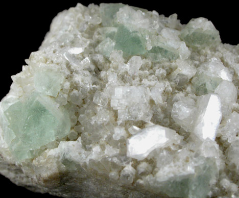 Heulandite-Ca on Fluorite and Quartz from Gibelsbach, Kanton Wallis, Switzerland