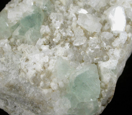 Heulandite-Ca on Fluorite and Quartz from Gibelsbach, Kanton Wallis, Switzerland
