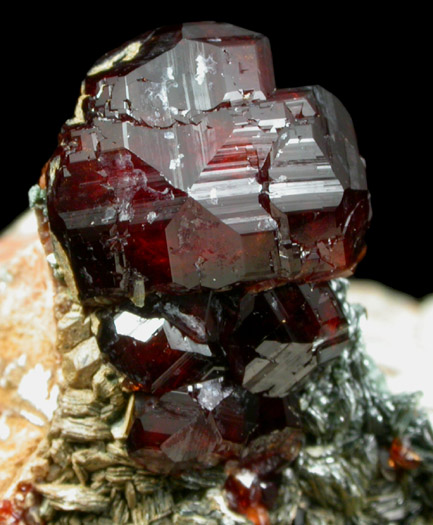 Grossular Garnet and Clinochlore from Passo del Faiallo, Urbe, Savona, Liguria, Italy