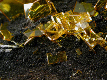 Wulfenite on Mottramite from 79 Mine, Banner District, near Hayden, Gila County, Arizona