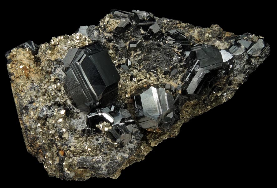 Sphalerite (Spinel-law twinned) on Pyrite from Rodna District, Rodna Mountains, Bistri?a-Nasaud, Romania