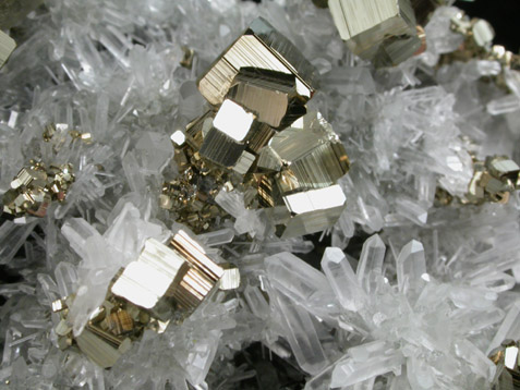 Sphalerite (Spinel-law twinned), Pyrite, Quartz from Huaron District, Cerro de Pasco Province, Pasco Department, Peru