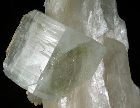 Apophyllite and Stilbite-Ca from Pune District, Maharashtra, India