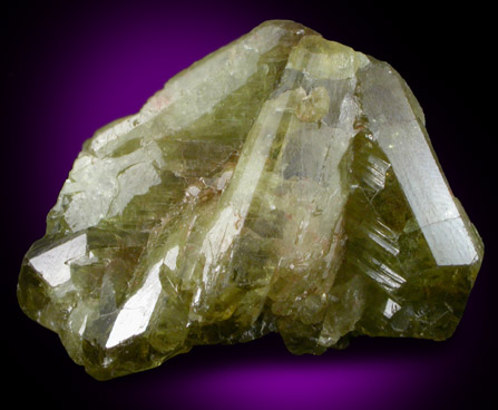 Chrysoberyl (twinned crystals) from Espírito Santo, Brazil