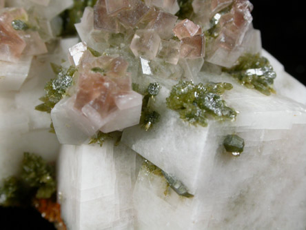 Pyromorphite on Calcite from Mapimi District, Durango, Mexico