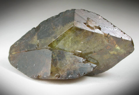 Titanite (twinned crystals) from Sao Geraldo do Araguaia, Par, Brazil