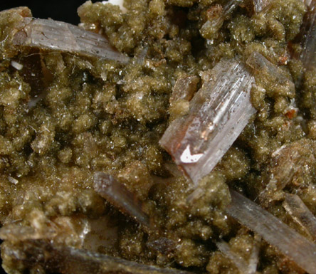 Guimaraesite and Childrenite on Quartz from Corrego do Piaui, Itinga, Minas Gerais, Brazil (Type Locality for Guimaraesite)