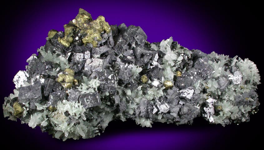 Chalcopyrite, Galena, Sphalerite and Quartz with Hedenbergite inclusions from Deveti Septemvri Mine, Madan District, Rhodope Mountains, Bulgaria