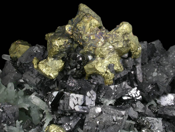 Chalcopyrite, Galena, Sphalerite and Quartz with Hedenbergite inclusions from Deveti Septemvri Mine, Madan District, Rhodope Mountains, Bulgaria