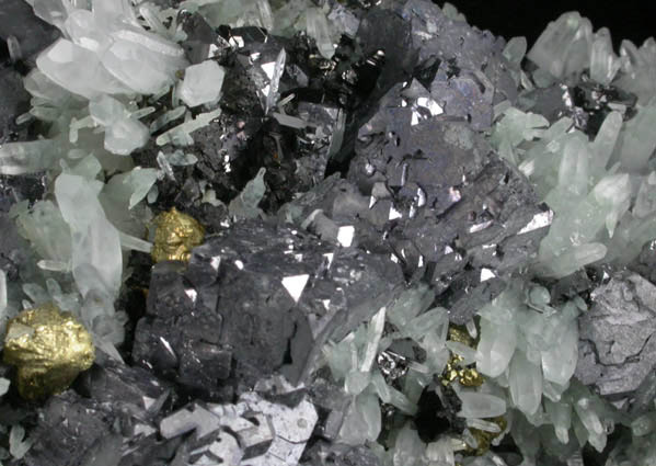 Chalcopyrite, Galena, Sphalerite and Quartz with Hedenbergite inclusions from Deveti Septemvri Mine, Madan District, Rhodope Mountains, Bulgaria