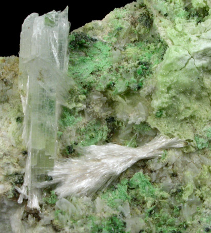 Wollastonite, Pectolite, Grossular Garnet from Jeffrey Mine, Asbestos, Québec, Canada
