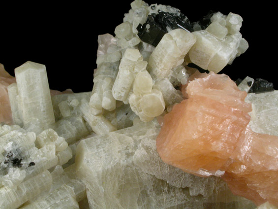Scapolite (Meionite-Marialite), Titanite, Calcite from Bear Lake, Litchfield, Québec, Canada