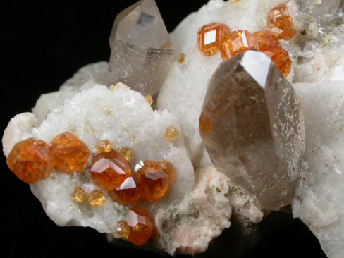 Spessartine Garnet on Microcline with Smoky Quartz from Tongbei-Yunling District, Fujian Province, China