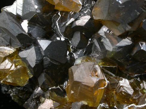 Sphalerite (Spinel-law twinned) from Commodore Mine, Creede District, Mineral County, Colorado