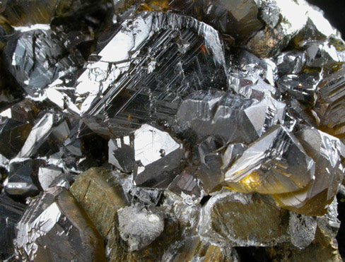 Sphalerite (Spinel-law twinned) with Chalcopyrite and Galena from Commodore Mine, Creede District, Mineral County, Colorado