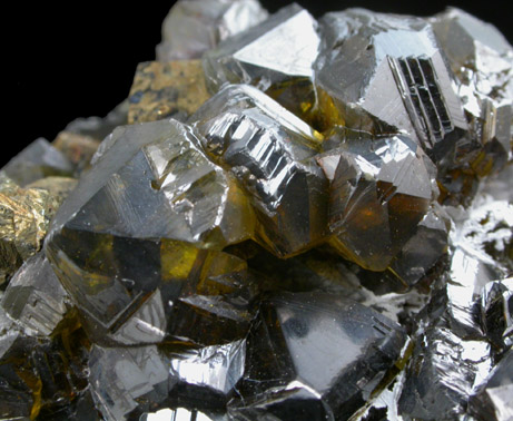 Sphalerite (Spinel-law twinned) with Chalcopyrite from Commodore Mine, Creede District, Mineral County, Colorado