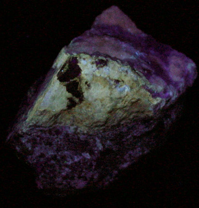 Tilleyite from Crestmore Quarry, Riverside County, California (Type Locality for Tilleyite)