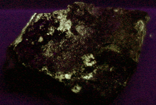 Rheniite (IMA 1999-004a) from Kudryavyi Volcano, Iturup Island, Sakhalinskaya Oblast', Russia (Type Locality for Rheniite)