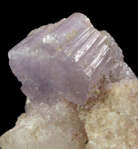 Fluorapatite on Albite and Quartz from Laghman Province, Afghanistan