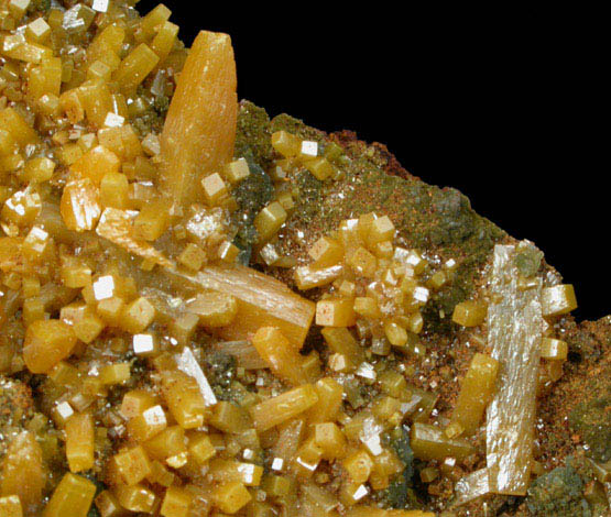 Wulfenite (pseudo-scalenohedral crystals) with Mimetite from Mina Ojuela, San Juan Poniente Vein, Level 6, Mapimi, Durango, Mexico