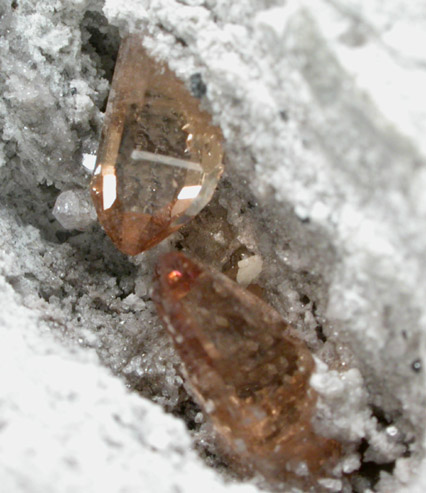 Topaz in rhyolite from Topaz Mountain, Thomas Range, Juab County, Utah