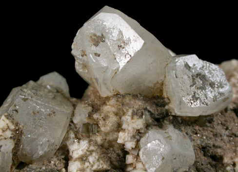 Hydroxylherderite on Albite with Muscovite from Mount Apatite, Auburn, Androscoggin County, Maine