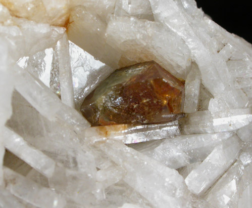 Microlite on Albite var. Cleavelandite from Amelia Courthouse, Amelia County, Virginia