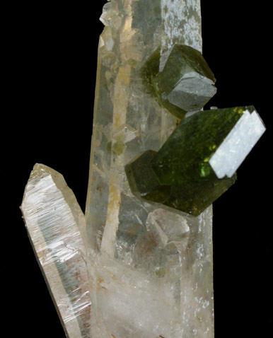 Uvite Tourmaline and Magnesite on Quartz from Brumado District, Serra das guas, Bahia, Brazil