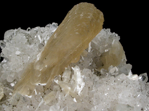 Stilbite, Heulandite, Quartz, Laumontite, Calcite, Chamosite from New Street Quarry, Paterson, Passaic County, New Jersey