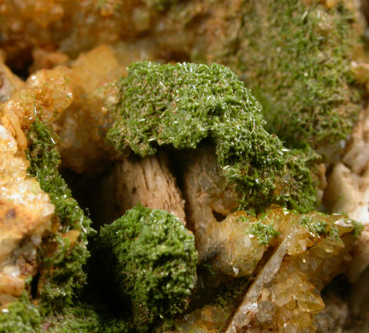 Pyromorphite on Quartz from Bristol, Hartford County, Connecticut