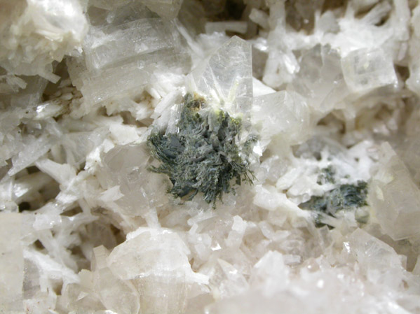 Heulandite-Ca with Stilbite, Quartz, Babingtonite, Laumontite from Prospect Park Quarry, Prospect Park, Passaic County, New Jersey