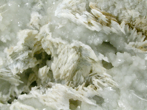 Datolite on Amethyst Quartz with Pectolite from Millington Quarry, Bernards Township, Somerset County, New Jersey