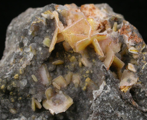 Wulfenite, Descloizite, Quartz from Finch Mine (Barking Spider Mine), north of Hayden, Banner District, Gila County, Arizona