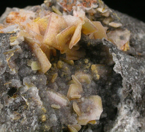 Wulfenite, Descloizite, Quartz from Finch Mine (Barking Spider Mine), north of Hayden, Banner District, Gila County, Arizona