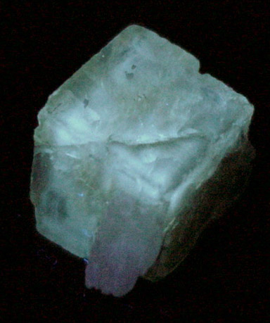 Fluorite from Pugh Quarry, 6 km NNW of Custar, Wood County, Ohio