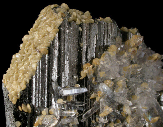 Ferberite with Quartz, Fluorite, Siderite from Yaogangxian Mine, Nanling Mountains, Hunan Province, China