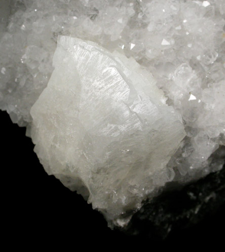 Heulandite-Ca on Quartz from Prospect Park Quarry, Prospect Park, Passaic County, New Jersey