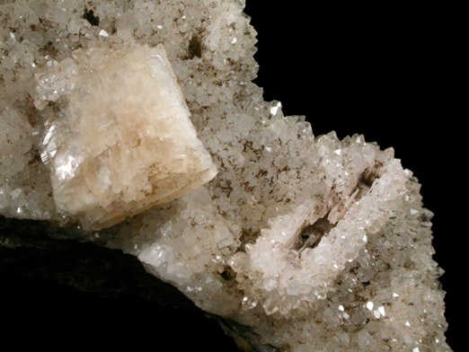 Heulandite-Ca on Quartz with casts after Anhydrite from Prospect Park Quarry, Prospect Park, Passaic County, New Jersey
