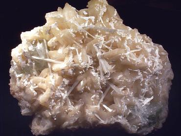 Scolecite and Laumontite on Stilbite with Apophyllite from Jalgaon, India
