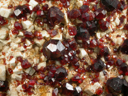 Spessartine Garnet on Microcline from Tongbei-Yunling District, Fujian Province, China