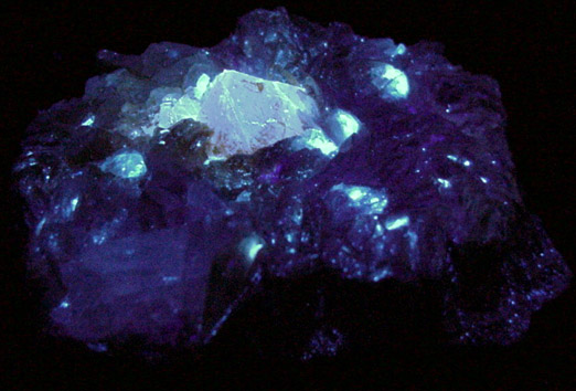 Scheelite on Muscovite from Pingwu, Sichuan, China