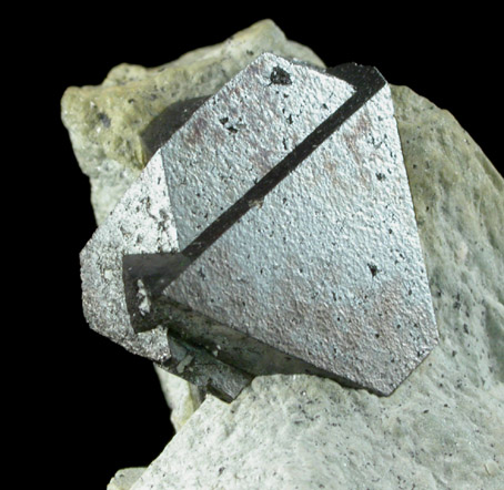 Magnetite (Spinel-law twinned) from Serro, south of Diamantina, Minas Gerais, Brazil