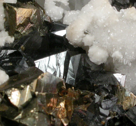 Chalcopyrite, Sphalerite, Quartz, Calcite from Casapalca District, Huarochiri Province, Peru