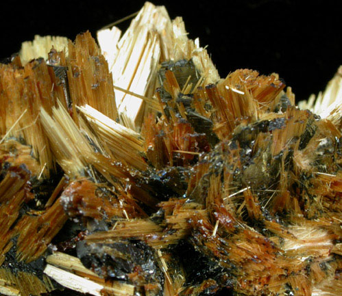 Rutile with Hematite from Novo Horizonte, Bahia, Brazil