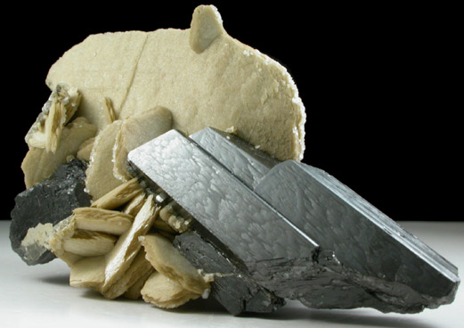 Siderite and Ferberite from Panasqueira Mine, Barroca Grande, 21 km. west of Fundao, Castelo Branco, Portugal