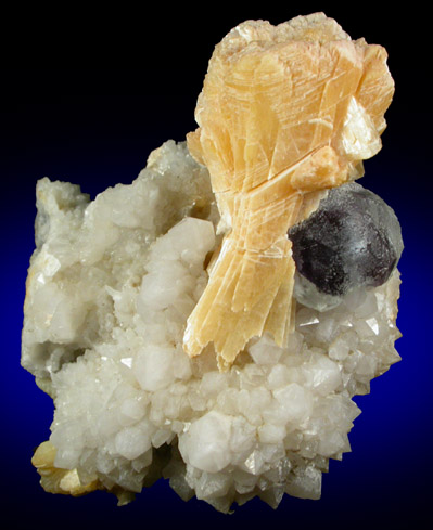 Stilbite-Ca, Fluorite, Quartz from railroad cut near Thomaston Dam, Litchfield County, Connecticut