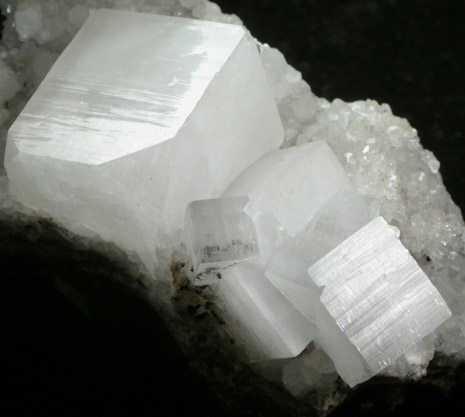 Apophyllite, Quartz, Hematite, Stilbite-Ca from New Street Quarry, Paterson, Passaic County, New Jersey