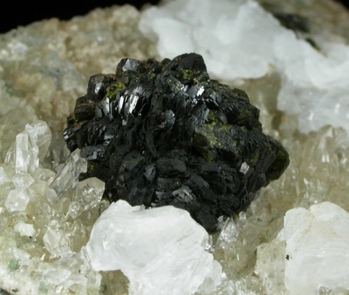 Babingtonite on Quartz with Calcite from Millington Quarry, Bernards Township, Somerset County, New Jersey