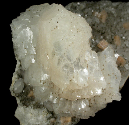 Heulandite-Ca and Chabazite-Ca on Quartz from Prospect Park Quarry, Prospect Park, Passaic County, New Jersey