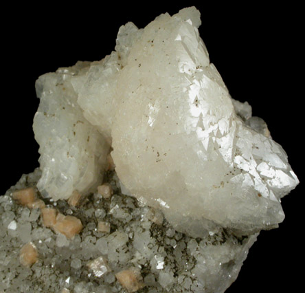 Heulandite-Ca and Chabazite-Ca on Quartz from Prospect Park Quarry, Prospect Park, Passaic County, New Jersey